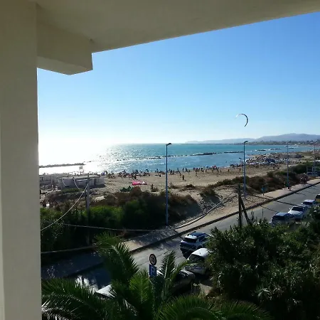 בית נופש Seaside סן לאונה